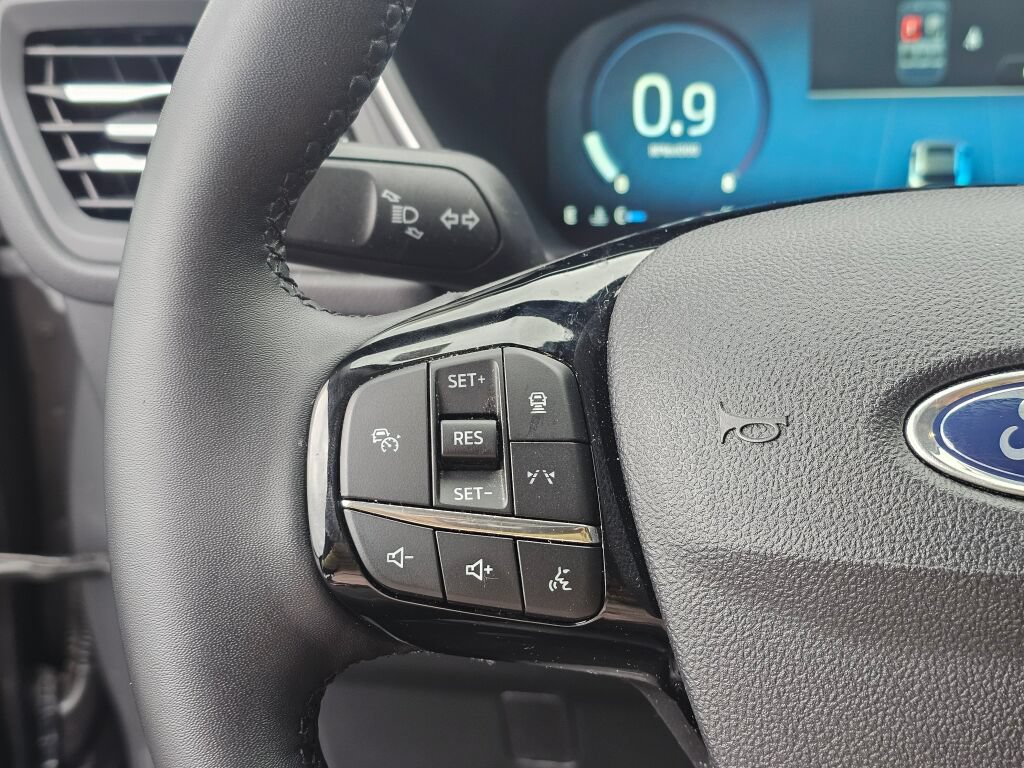 Certified 2025 Ford Escape Platinum AWD/4WD image 23