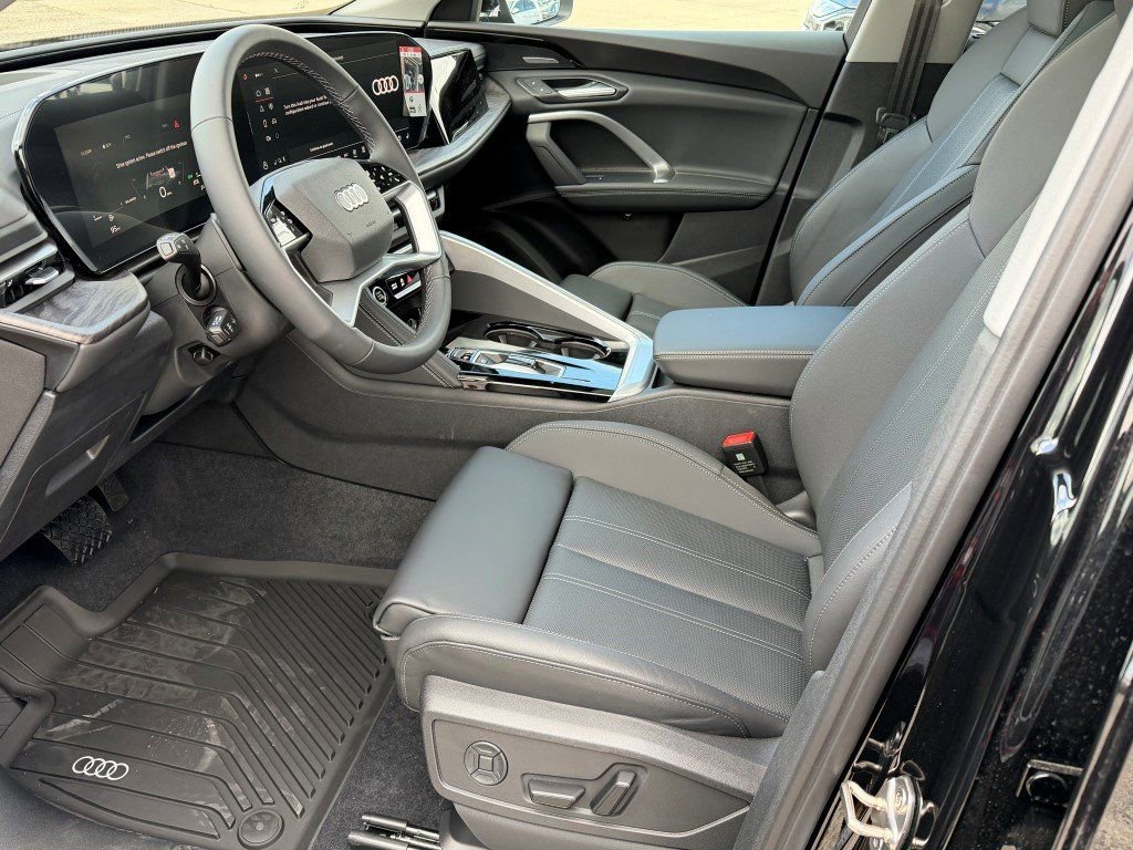 New 2025 Audi Q5 2.0T Premium Plus image 18