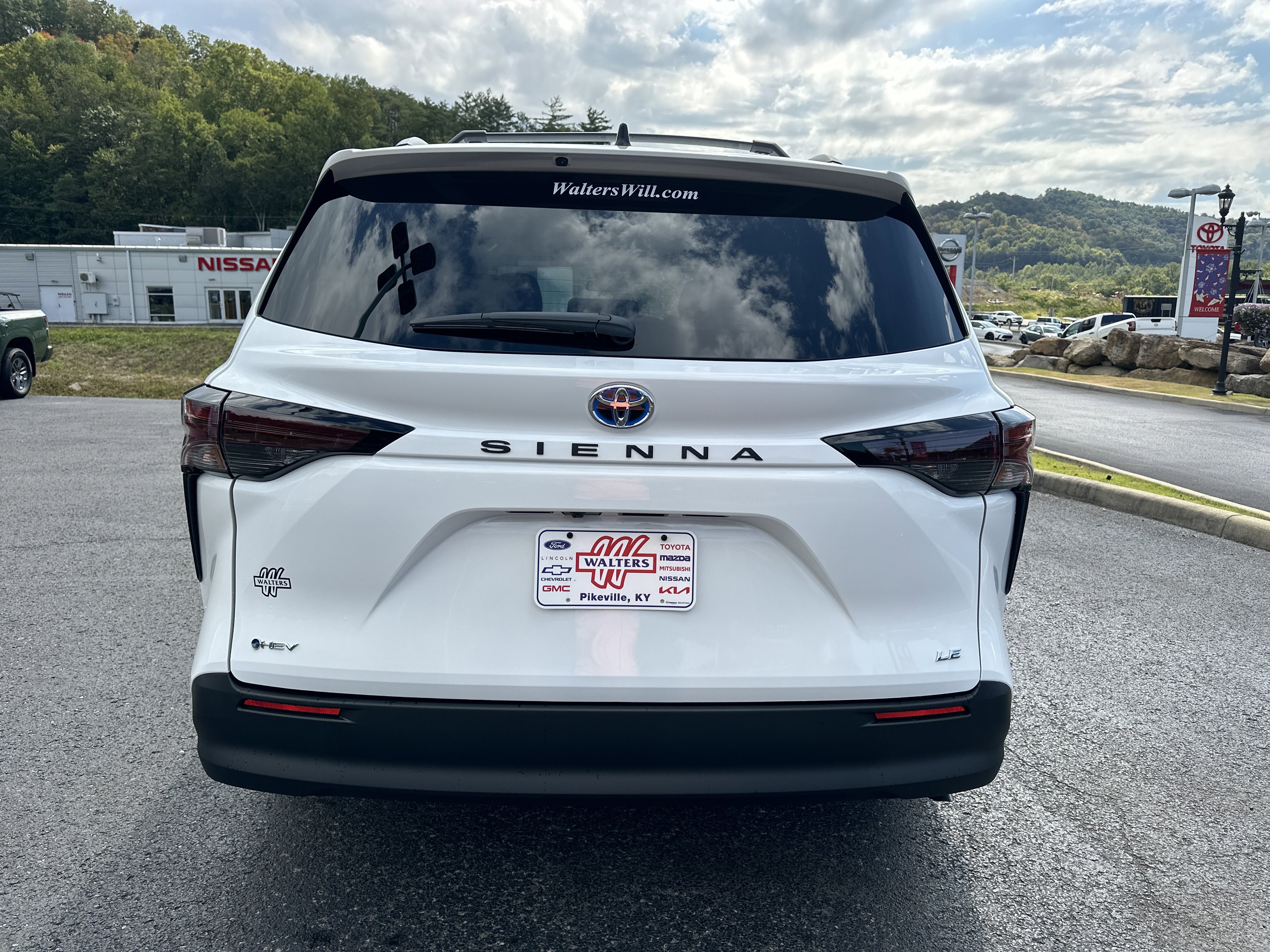 New 2025 Toyota Sienna LE image 6