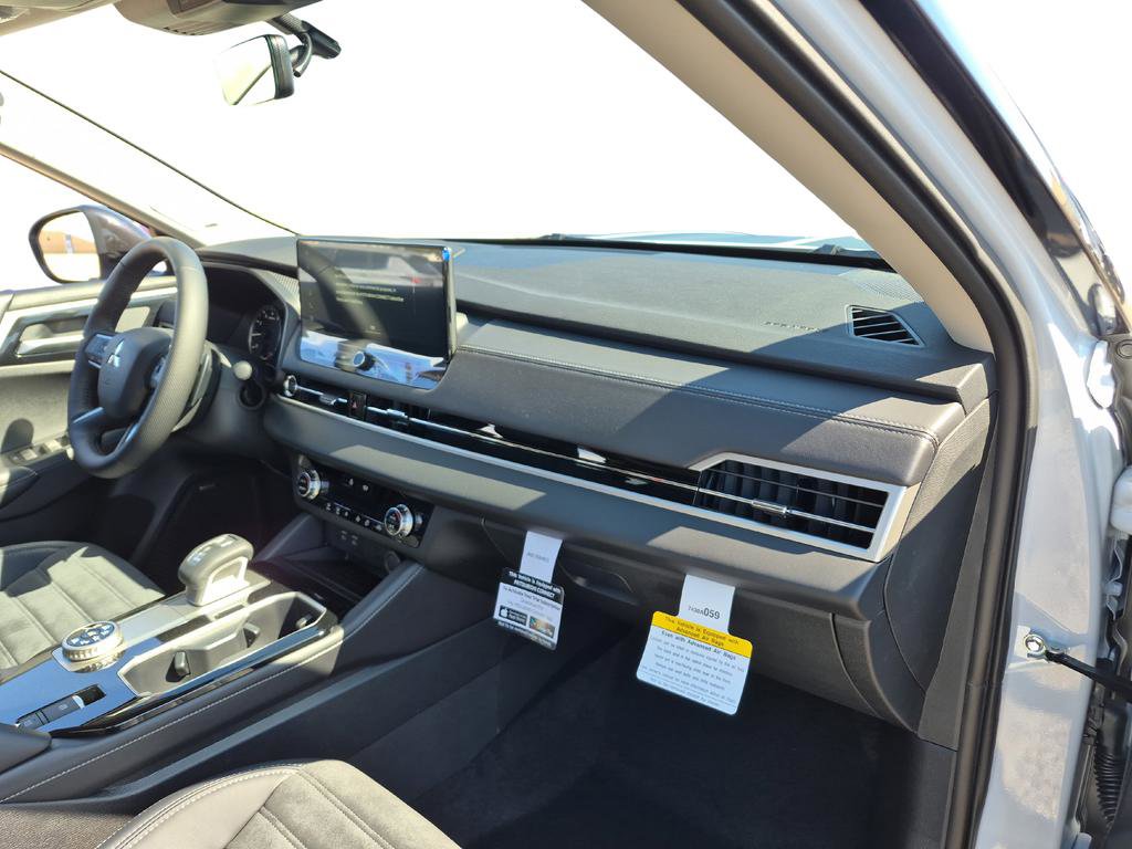 New 2026 Mitsubishi Outlander AWD image 28