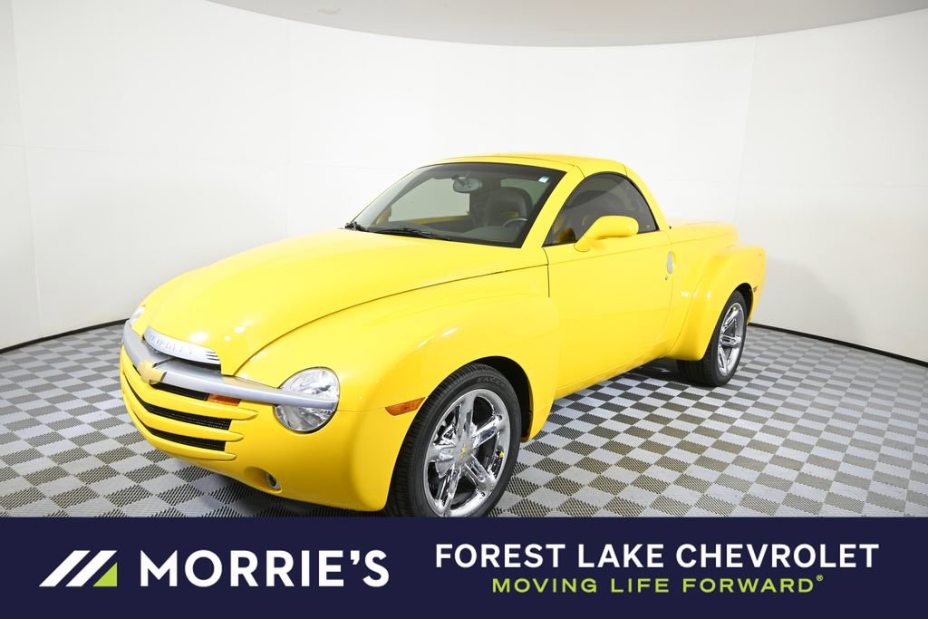 Used 2005 Chevrolet SSR w/ Preferred Equipment Group RWD image 1