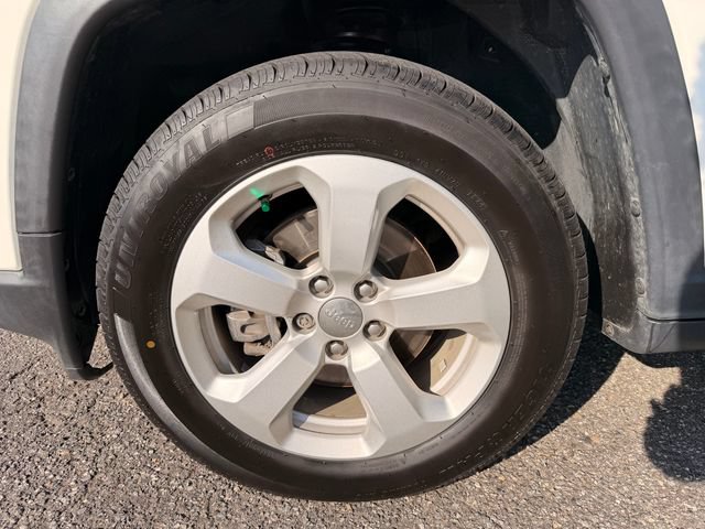 Used 2019 Jeep Compass Latitude w/ Safety & Security Group FWD image 10