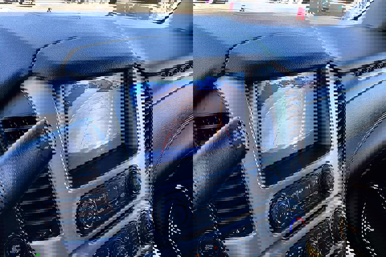 Used 2018 GMC Yukon XL Denali w/ Denali Ultimate Package image 17