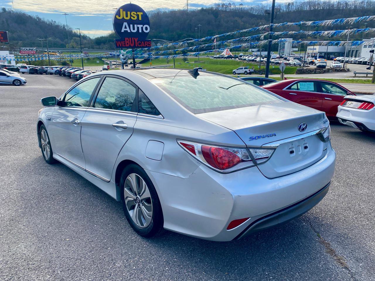 Used 2014 Hyundai Sonata Limited w/ Panoramic Sunroof Package 02 FWD image 5