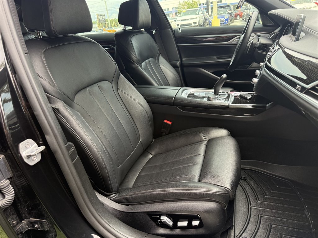 Used 2019 BMW 740i w/ M Sport Package RWD image 19