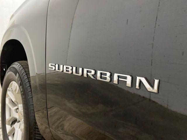 Used 2025 Chevrolet Suburban LT RWD image 97