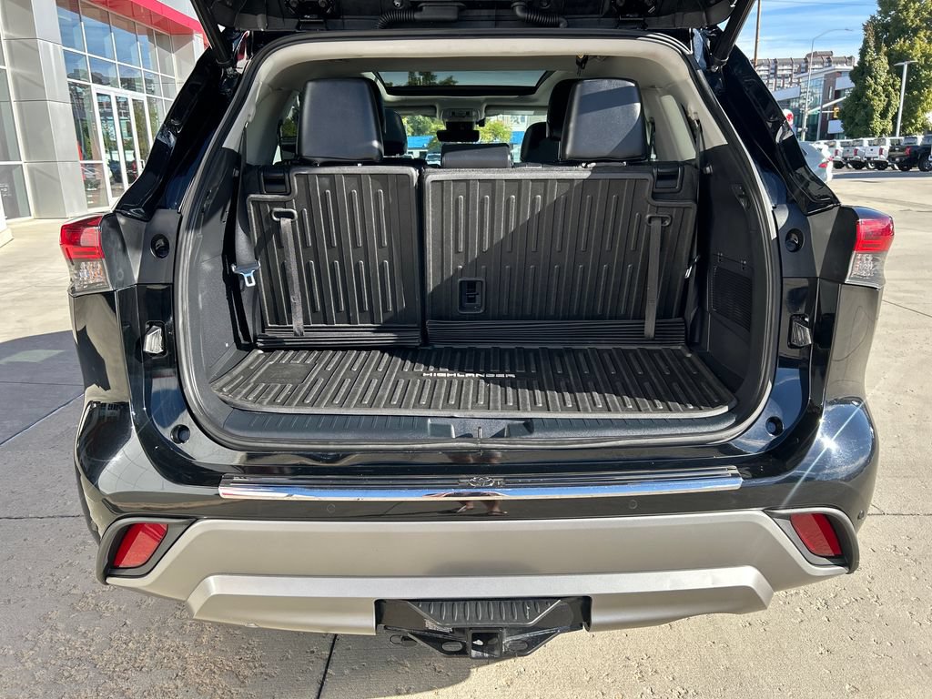 Used 2022 Toyota Highlander Platinum AWD/4WD image 15