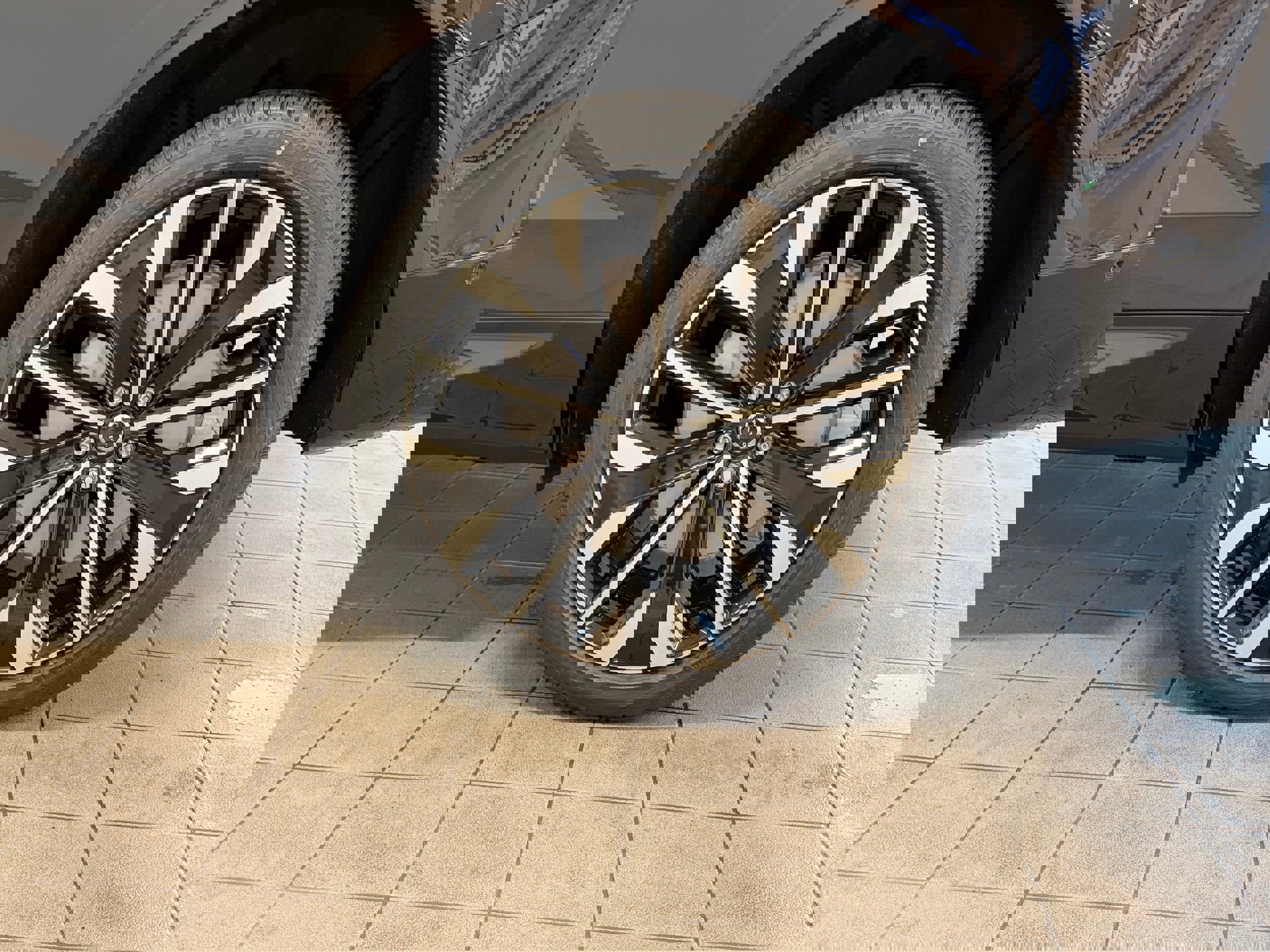 New 2026 Volvo XC60 T8 Ultra w/ Protection Package Premier image 9