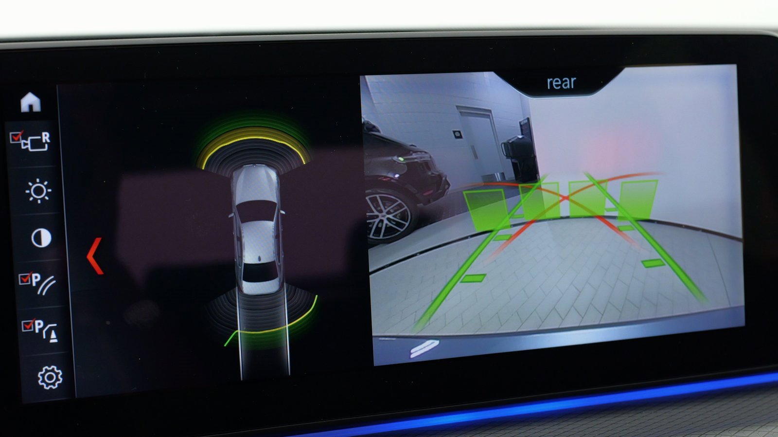 Used 2018 BMW 530i xDrive w/ M Sport Package image 60