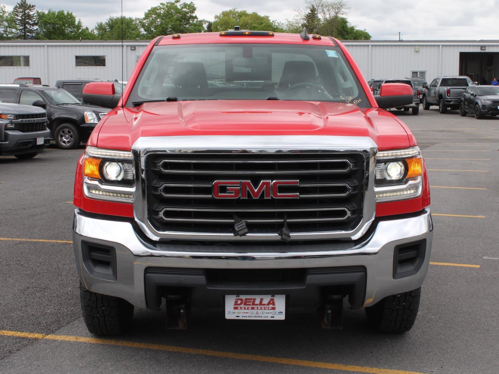 Used 2017 GMC Sierra 2500 SLE w/ SLE Convenience Package AWD/4WD image 2