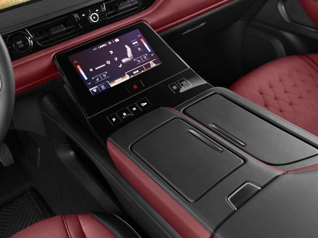 Used 2025 INFINITI QX80 Sensory image 9