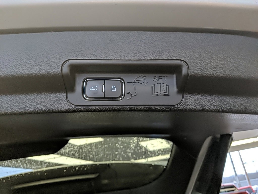 Used 2020 Ford Explorer ST w/ ST Street Pack image 9