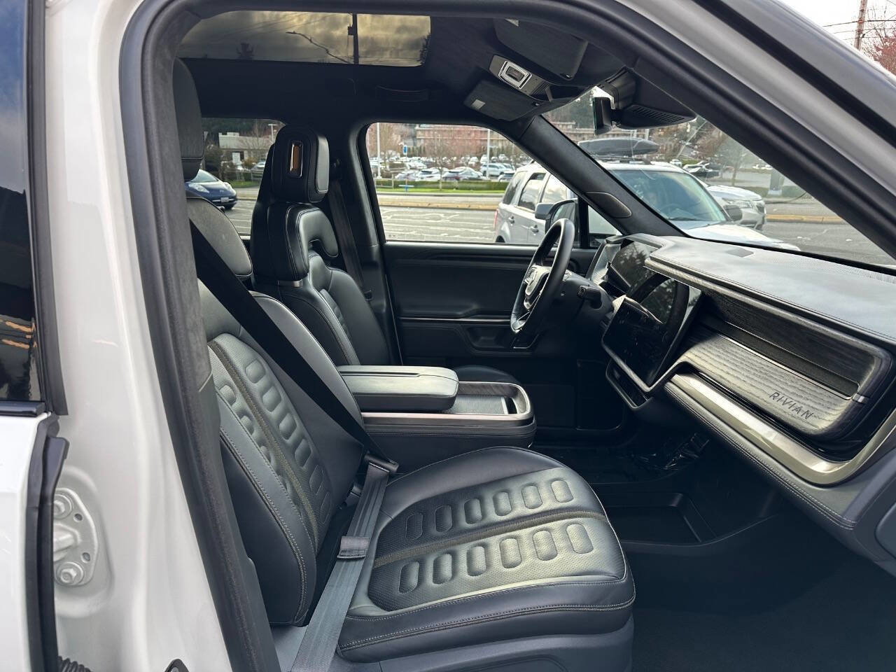 Used 2022 Rivian R1T Launch Edition image 16