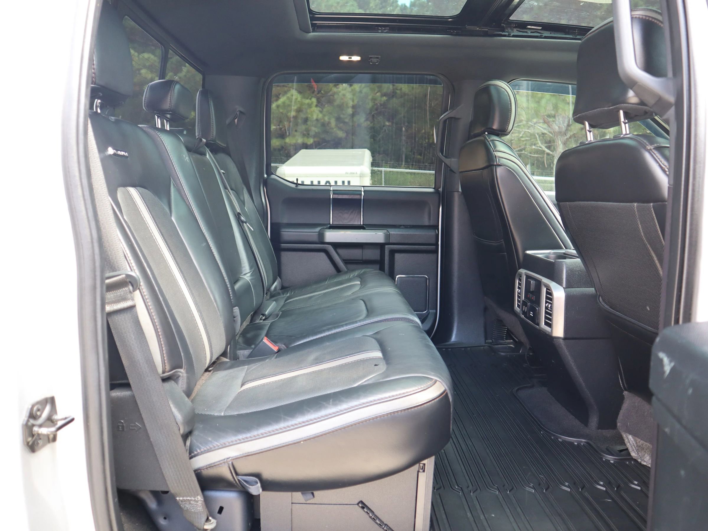 Used 2019 Ford F450 Platinum image 13