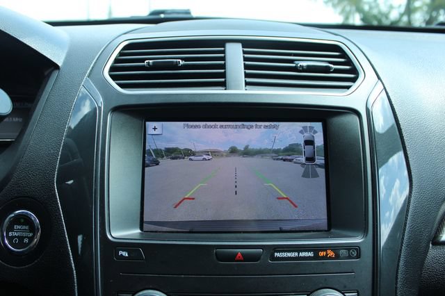 Used 2019 Ford Explorer XLT w/ Equipment Group 202A FWD image 21