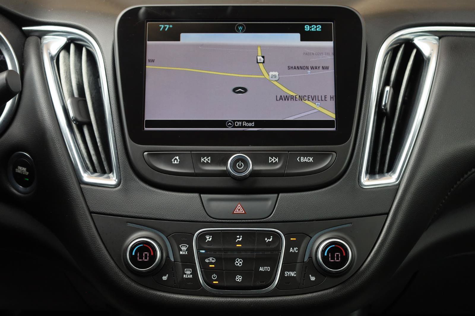 Used 2018 Chevrolet Malibu Hybrid w/ Leather Package FWD image 37