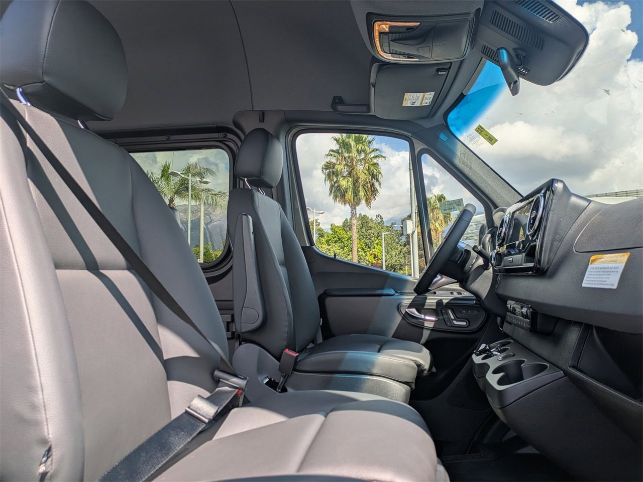 New 2025 Mercedes-Benz Sprinter 2500 image 9