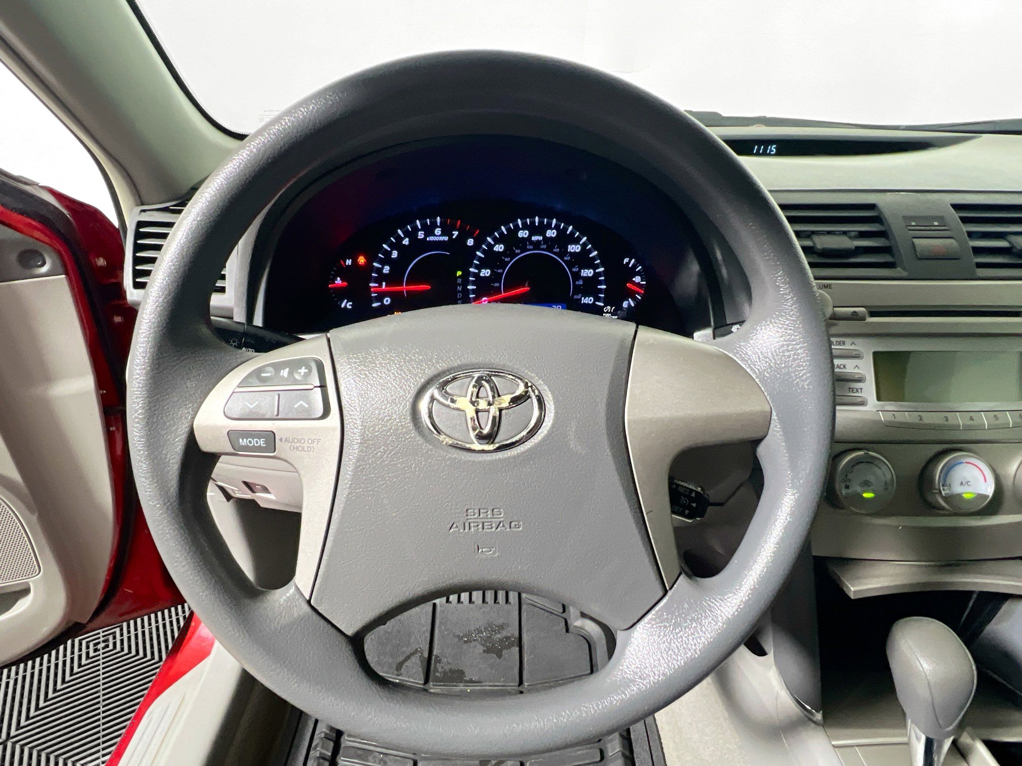 Used 2010 Toyota Camry LE FWD image 17