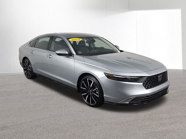 Used 2024 Honda Accord Touring image 11