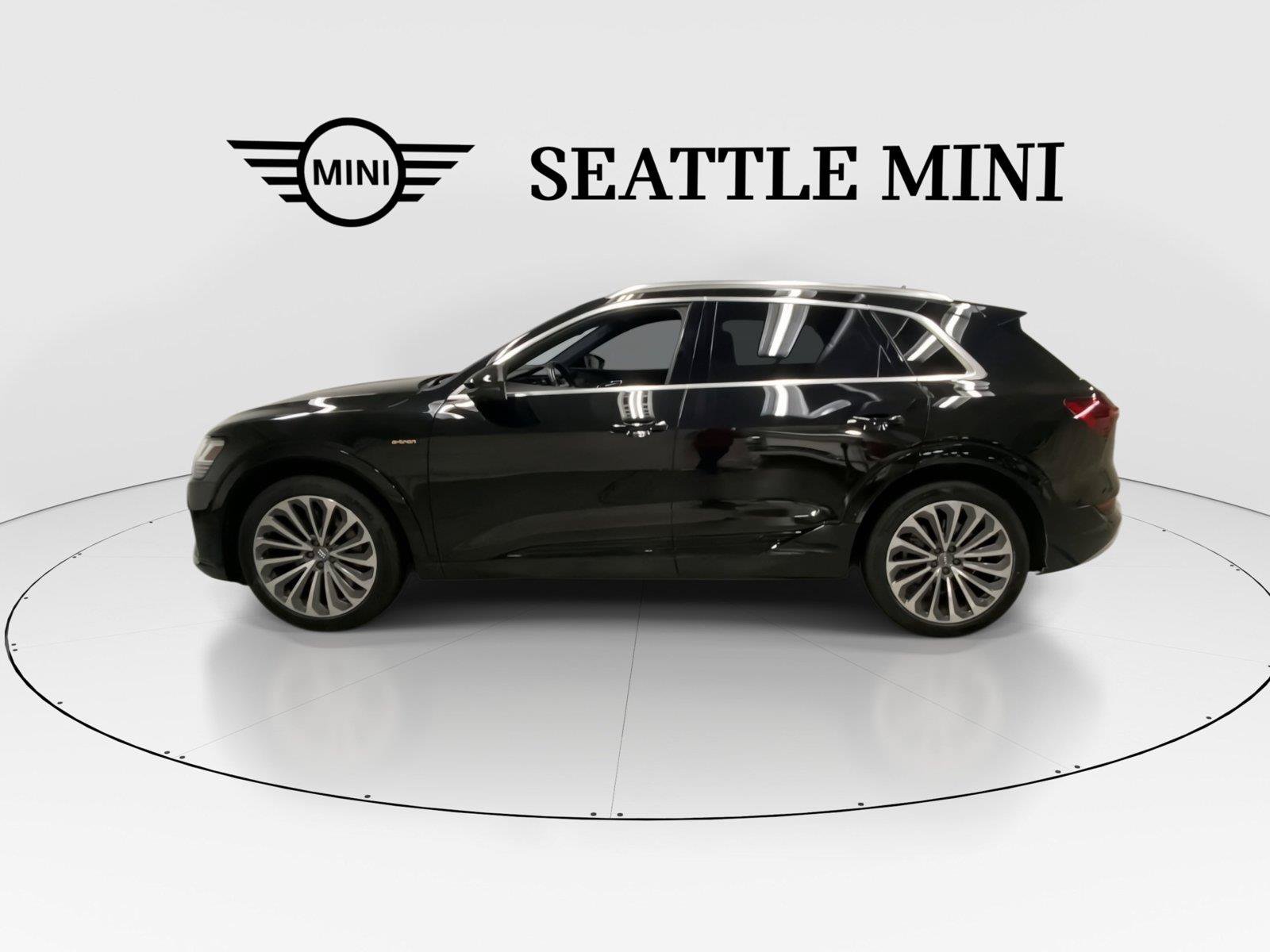Used 2019 Audi e-tron Prestige w/ Prestige Package AWD/4WD image 7