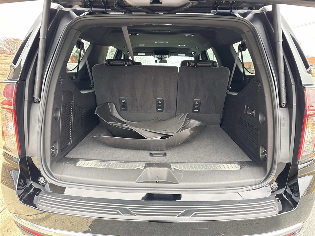 Used 2024 Chevrolet Suburban Premier image 14