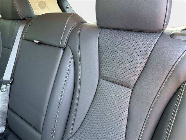 Used 2022 Buick Envision Essence w/ Technology Package I image 13