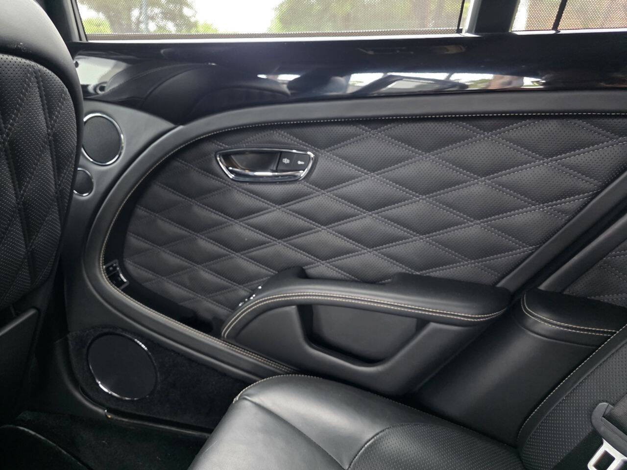 Used 2017 Bentley Mulsanne RWD image 96