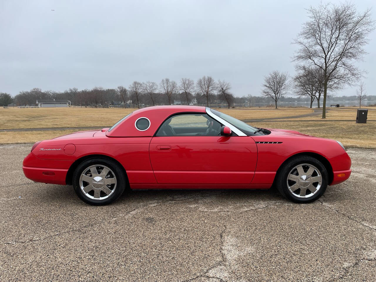 Used 2002 Ford Thunderbird Deluxe image 24