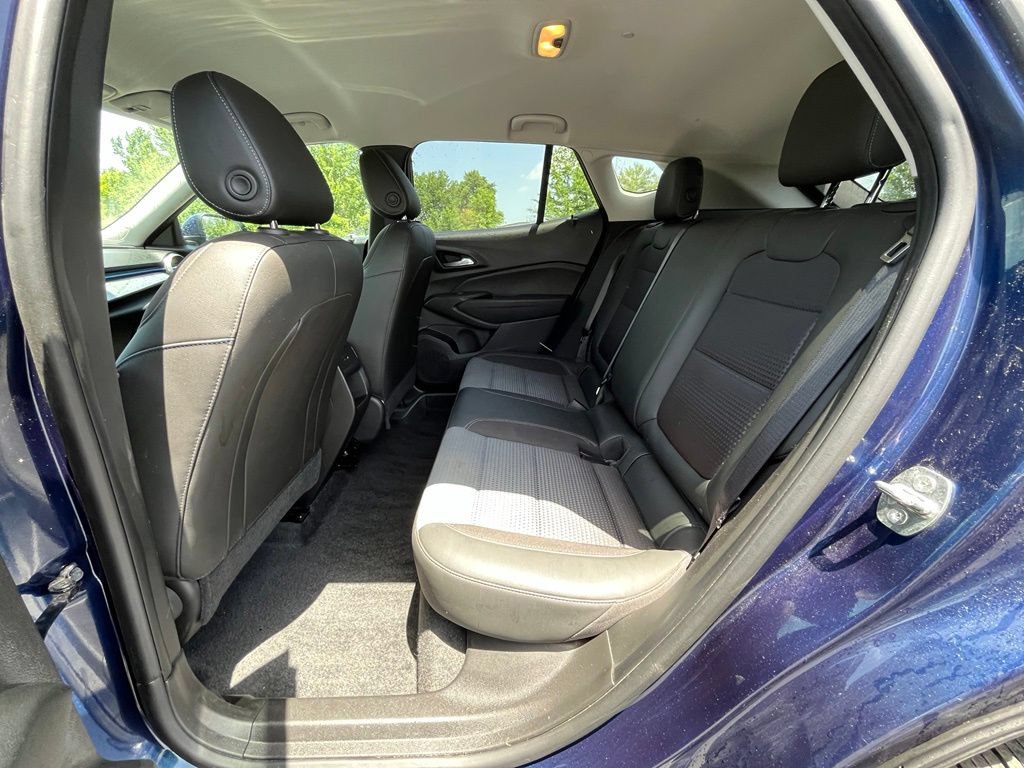 Certified 2024 Chevrolet Trax LT w/ LT Convenience Package FWD image 17
