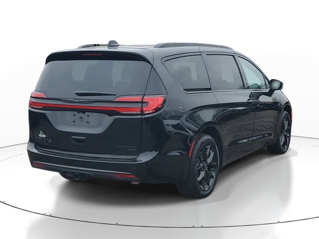 New 2026 Chrysler Pacifica Limited w/ S Appearance Package AWD/4WD image 4