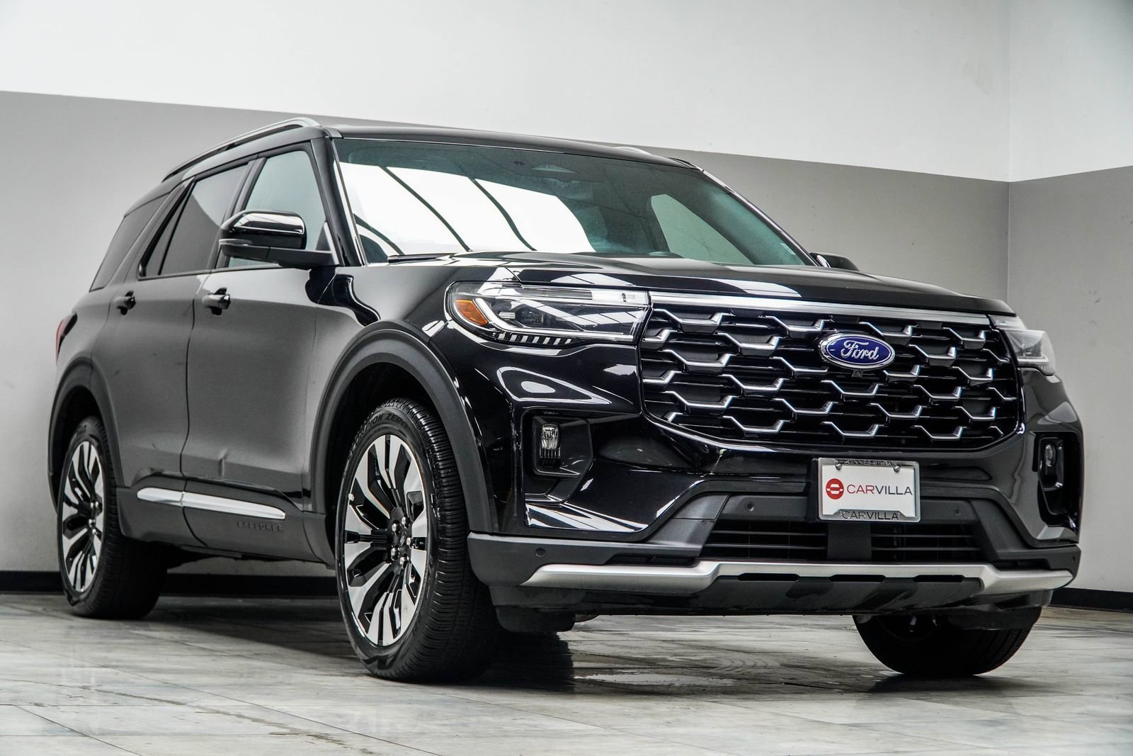 Used 2025 Ford Explorer Platinum w/ LUX Leather Package AWD/4WD image 4