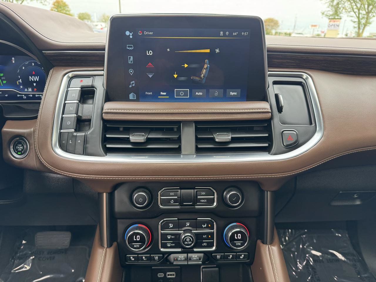 Used 2023 Chevrolet Tahoe High Country w/ Premium Package AWD/4WD image 4