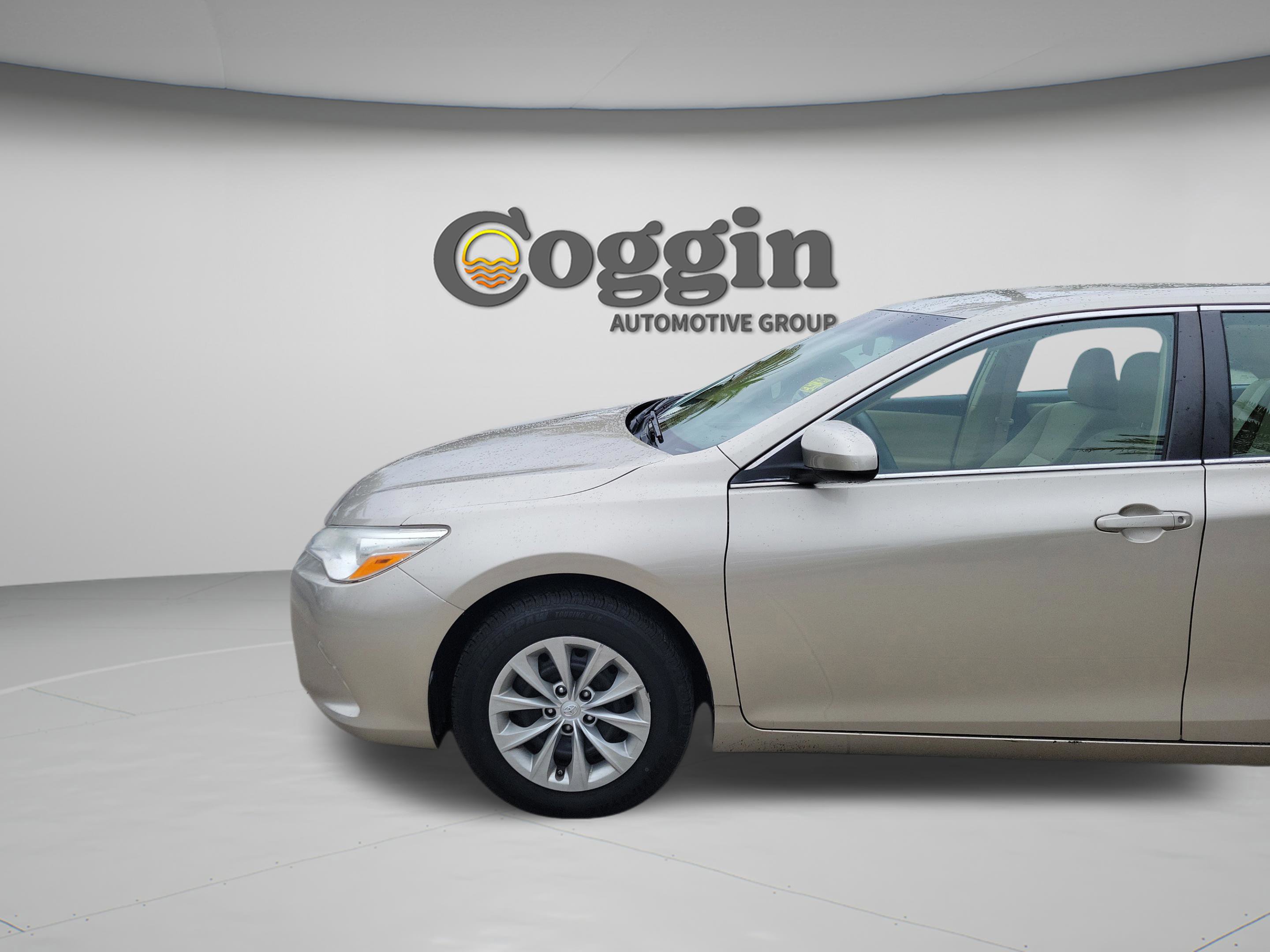 Used 2017 Toyota Camry LE FWD image 32