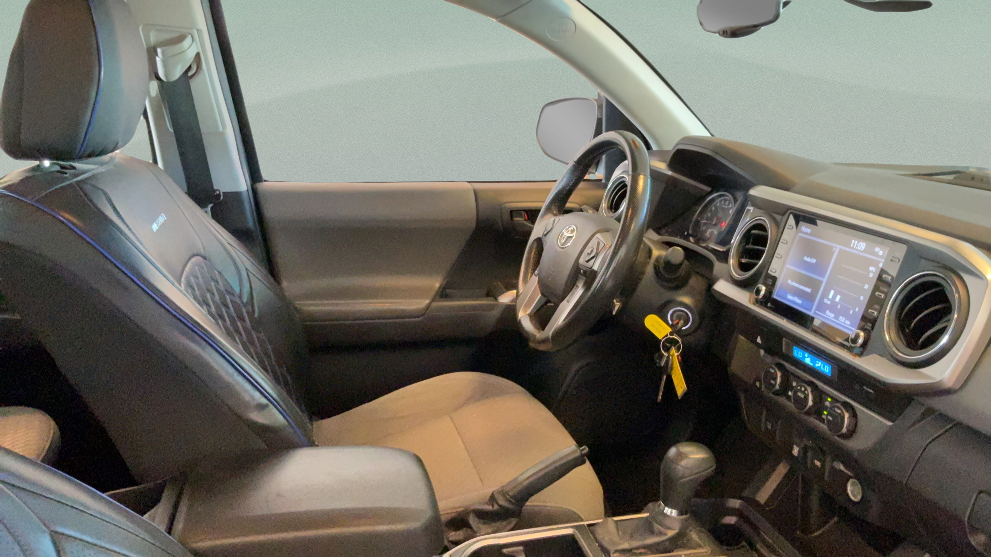 Used 2021 Toyota Tacoma SR5 RWD image 29