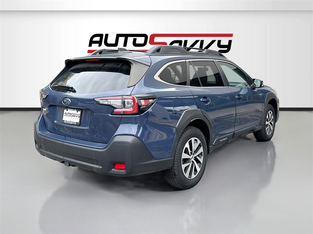 Used 2023 Subaru Outback Premium image 7