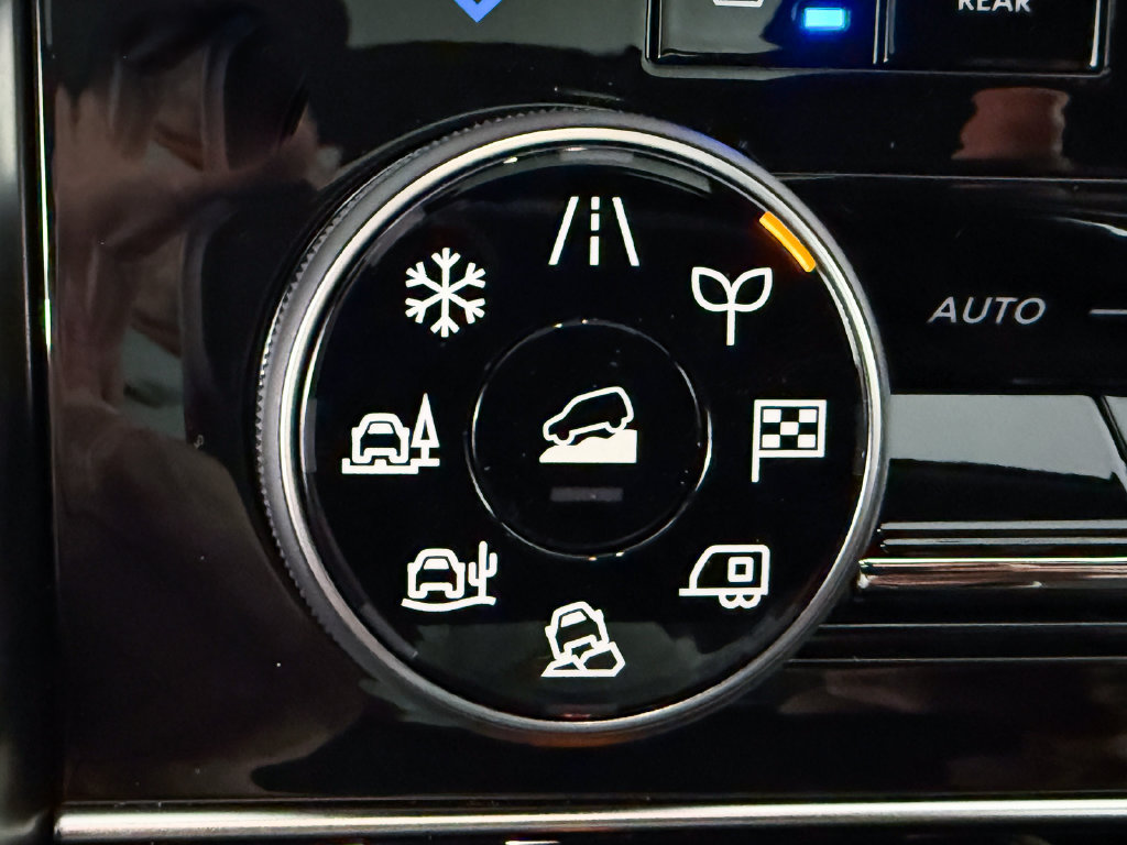 New 2026 Nissan Armada PRO-4X AWD/4WD image 24
