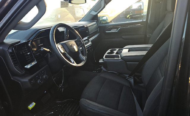Used 2023 Chevrolet Silverado 1500 RST AWD/4WD image 5