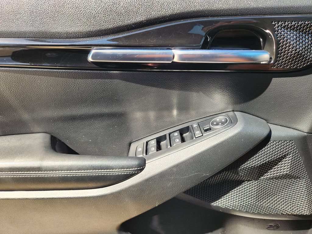 Certified 2025 Kia Seltos EX w/ EX Sunroof Package FWD image 27