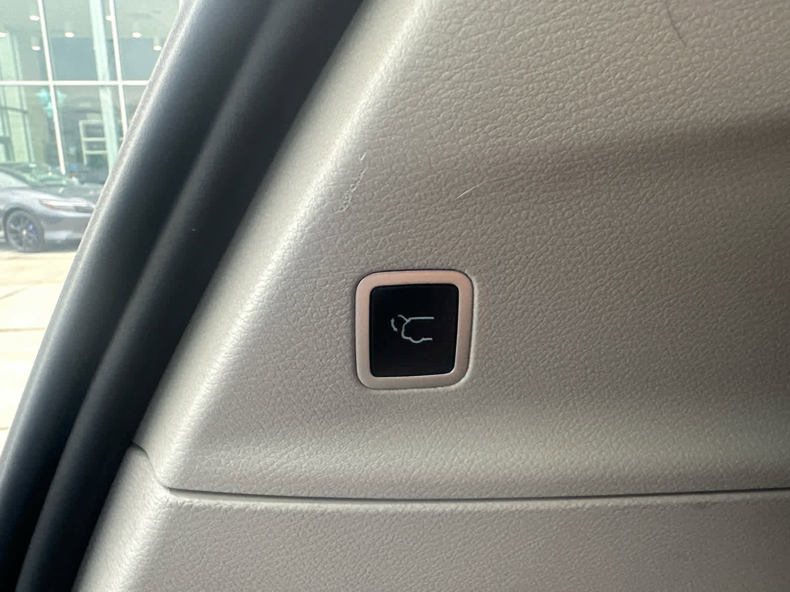 Used 2024 Chrysler Pacifica Touring-L image 15