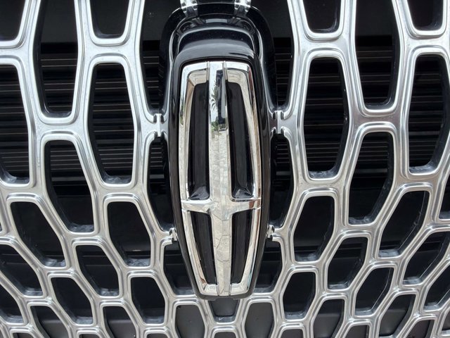 Certified 2023 Lincoln Corsair FWD w/ Equipment Group 101A image 8