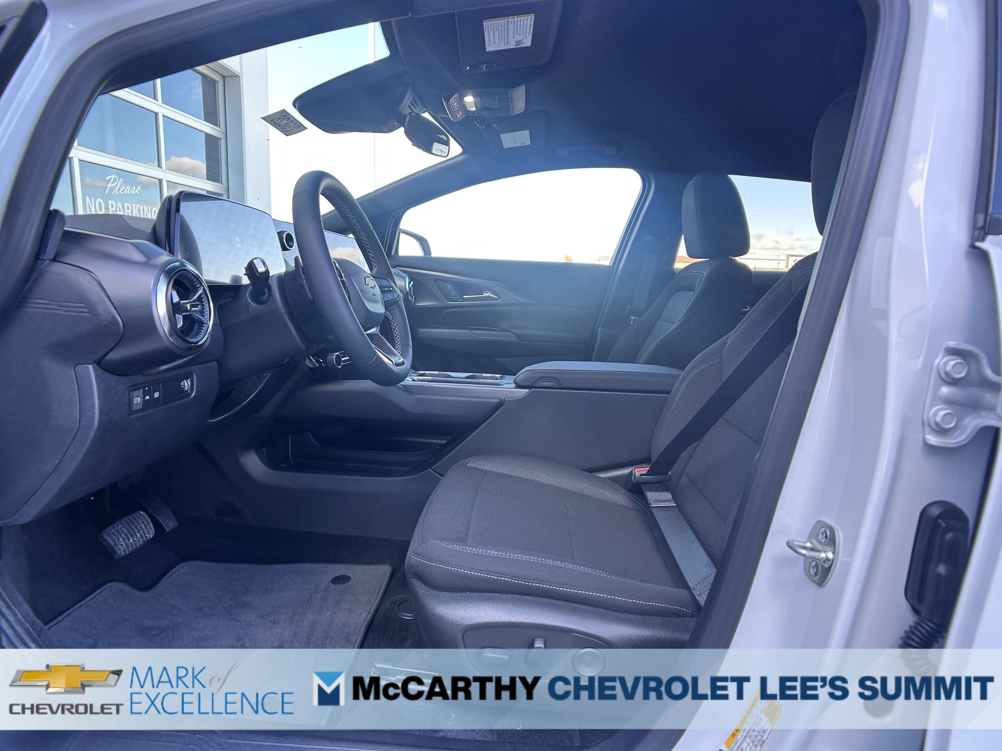 New 2026 Chevrolet Equinox EV LT image 17