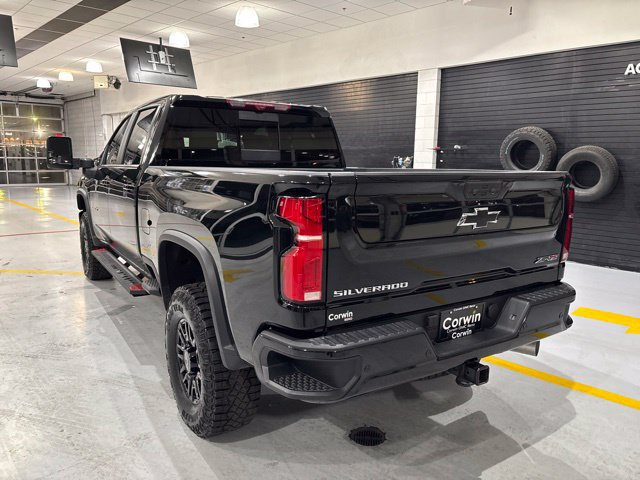 Used 2026 Chevrolet Silverado 2500 ZR2 AWD/4WD image 6