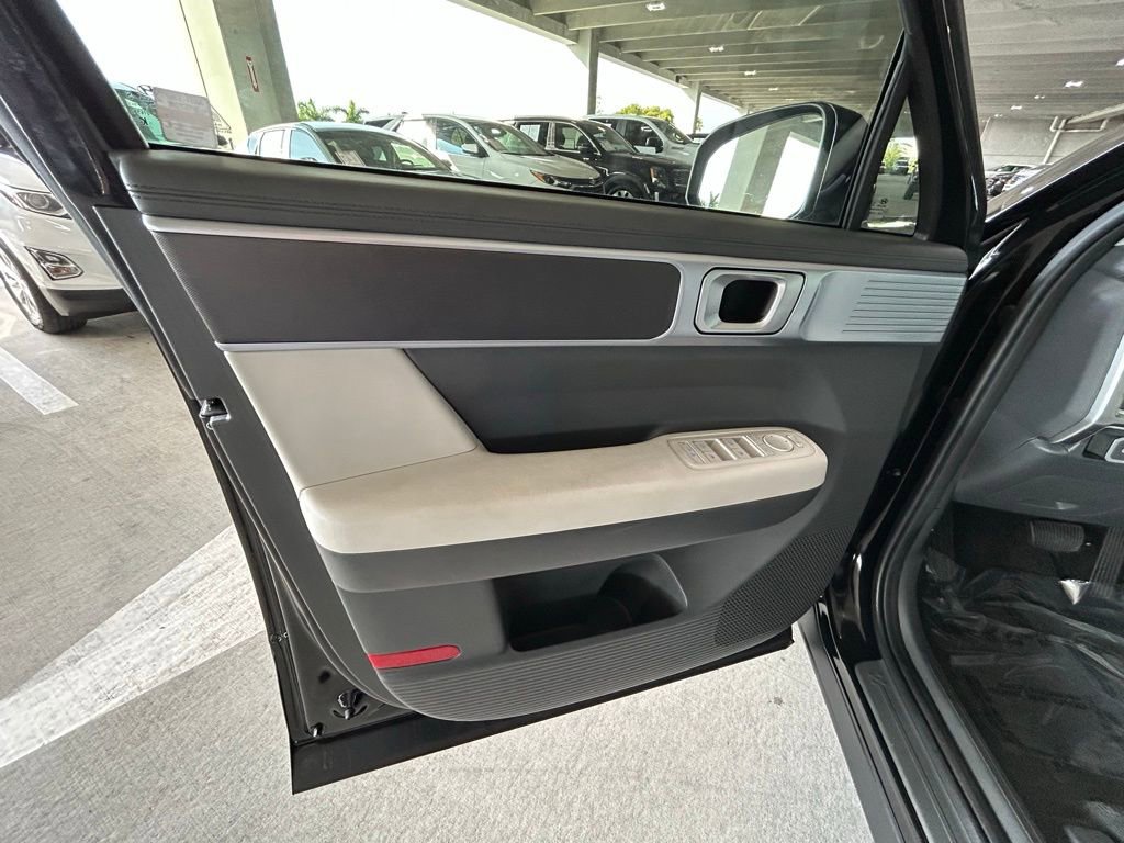 Used 2025 Hyundai Santa Fe SE image 42