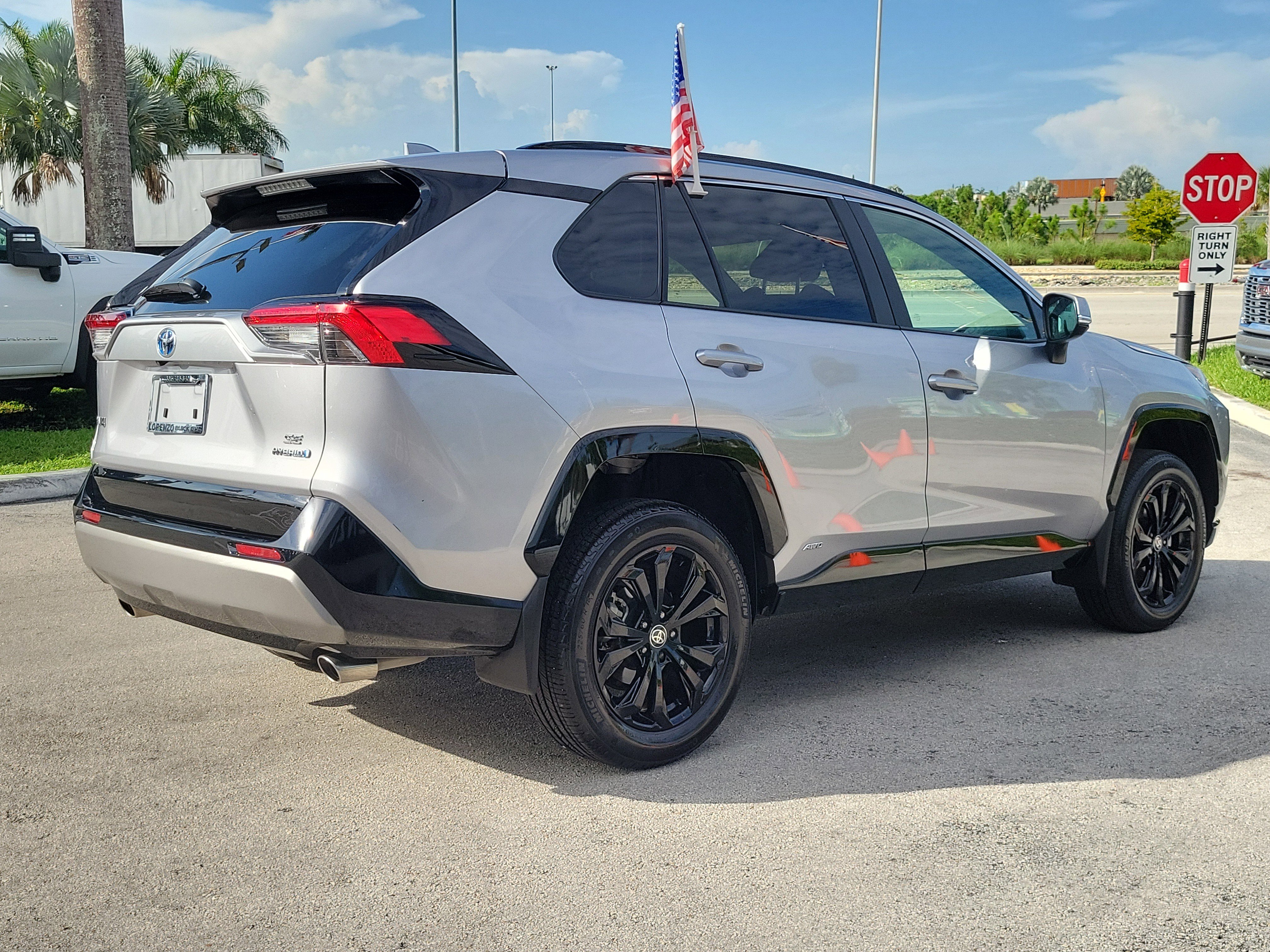 Used 2024 Toyota RAV4 SE image 5