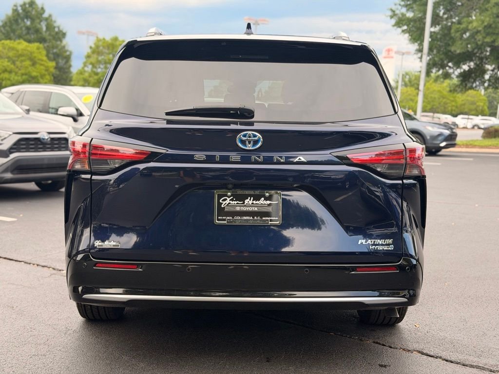 Certified 2024 Toyota Sienna Platinum FWD image 11