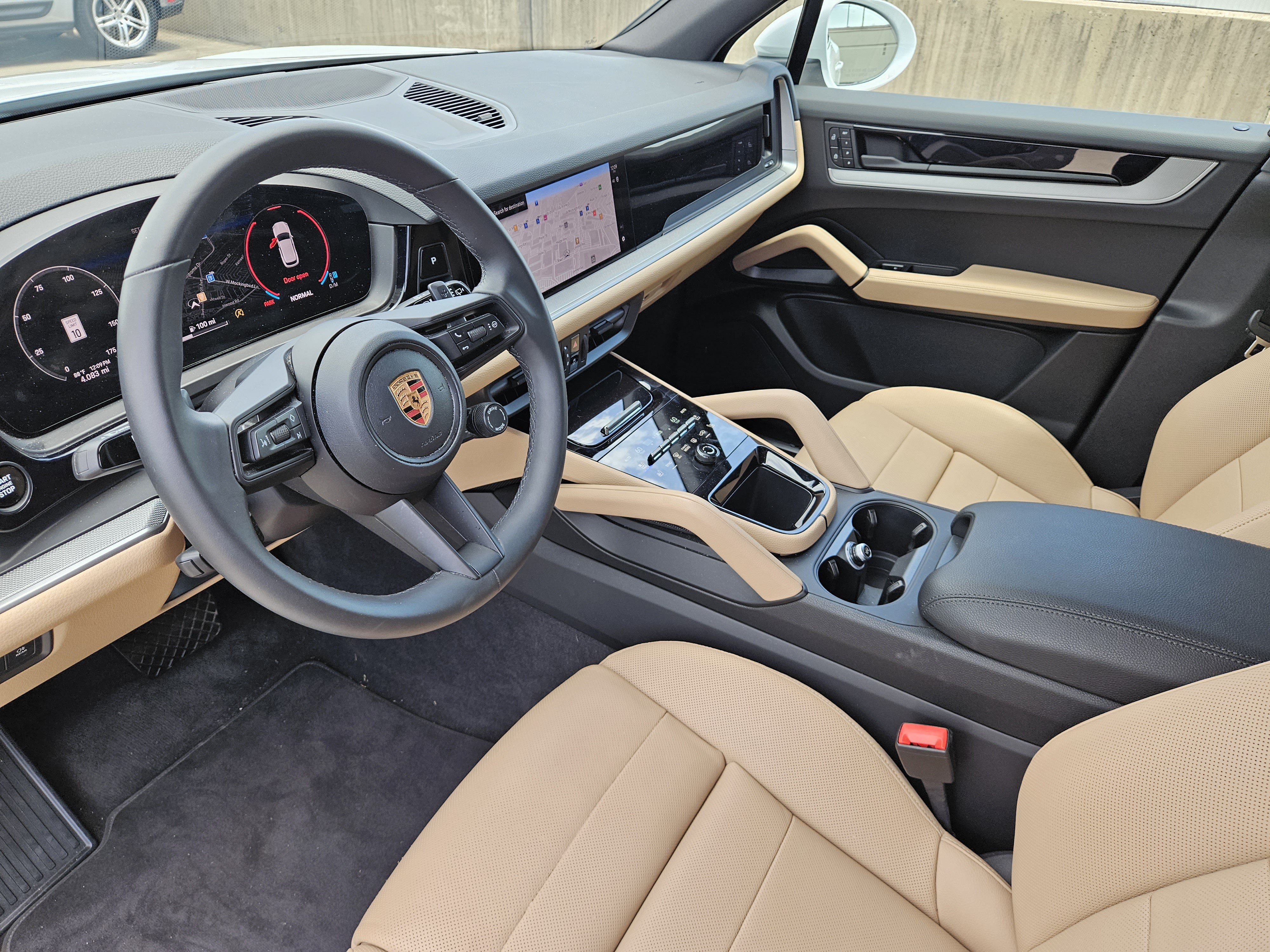 Certified 2026 Porsche Cayenne AWD/4WD image 4