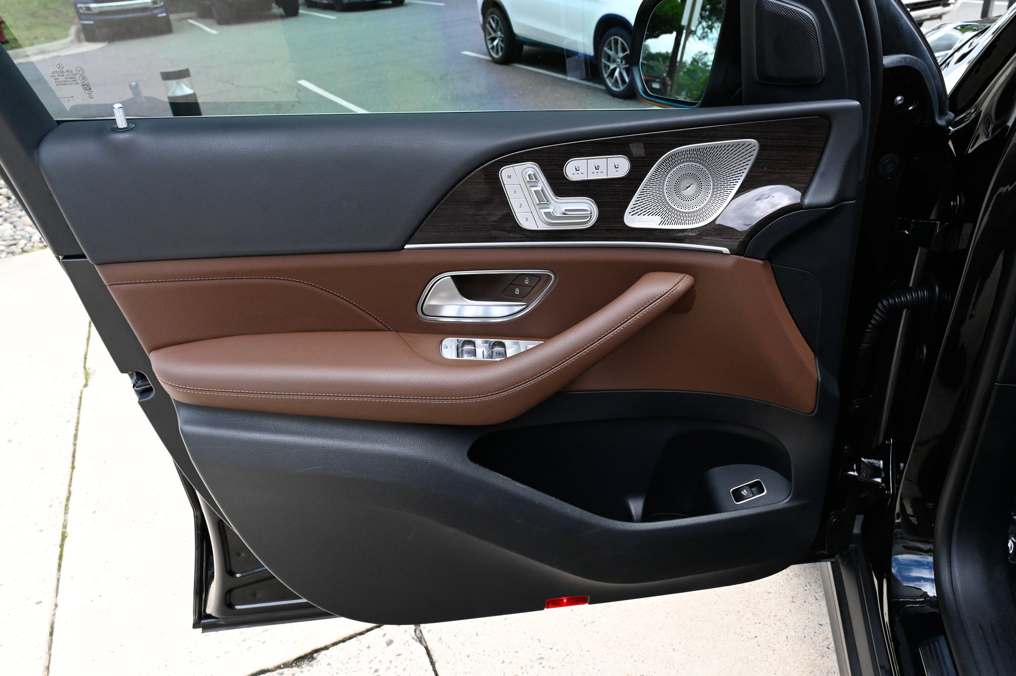 Used 2025 Mercedes-Benz GLS 450 4MATIC image 19