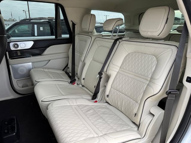 Used 2022 Lincoln Navigator Black Label image 16
