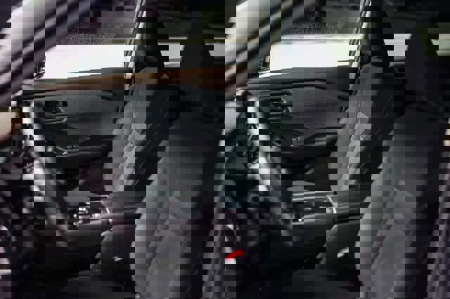 Used 2023 Nissan Rogue S image 16