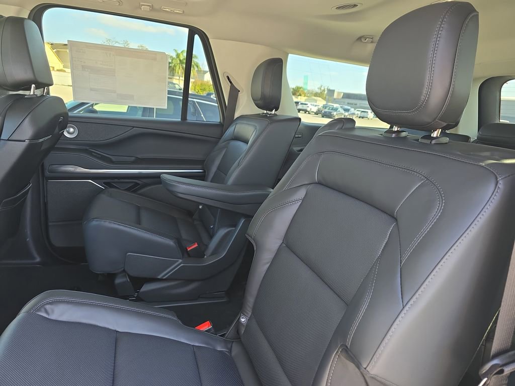 New 2026 Lincoln Navigator L Reserve image 16